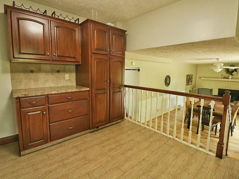 805 Buckboard Blvd — Photo 8