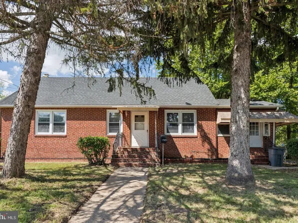 1704 Meetinghouse Rd, Upper Chichester, PA 19061