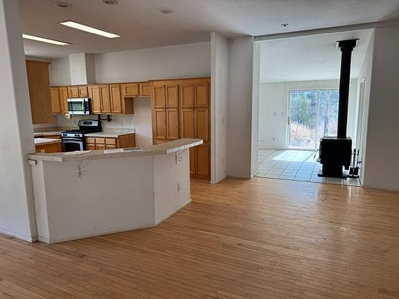4th image of 4138 Ben Hur Rd
