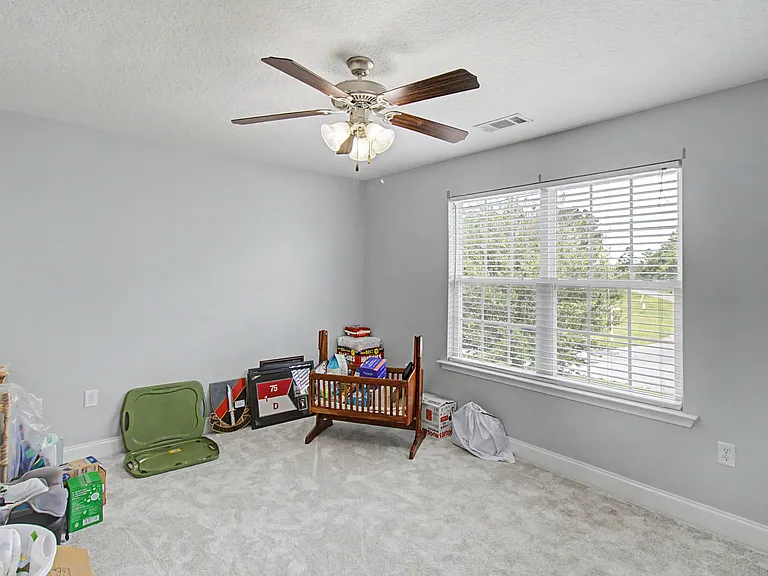151 Lincoln Way NE — Photo 30