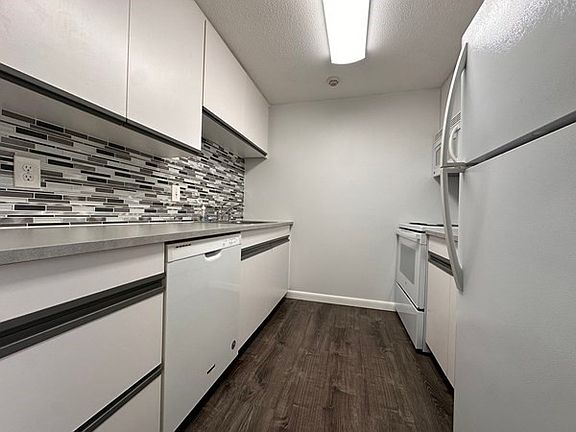5th image of 750 Farm Rd APT 115