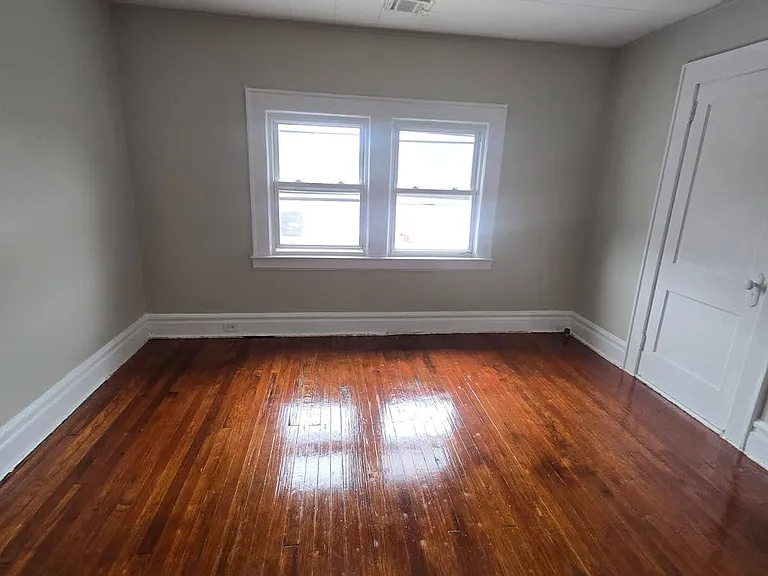 963 Grove St #3 — Photo 1