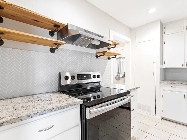 704 Curtiss Ave — Photo 10