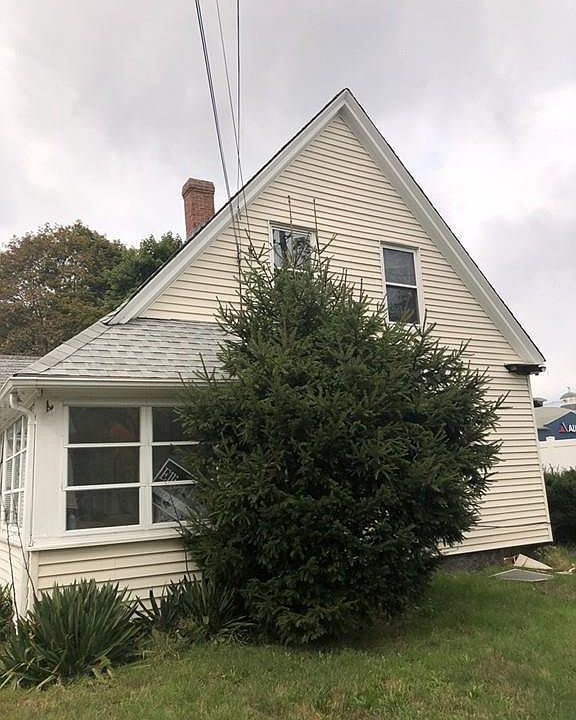 1st image of 890 Bedford St