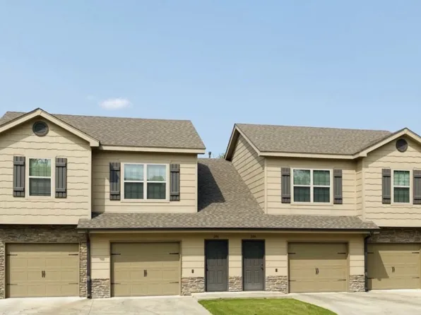 204 W Stonebrook St, Claremore, OK 74017