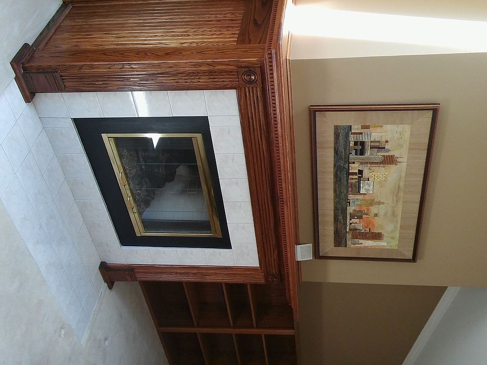 2nd image of 100 7th Pl