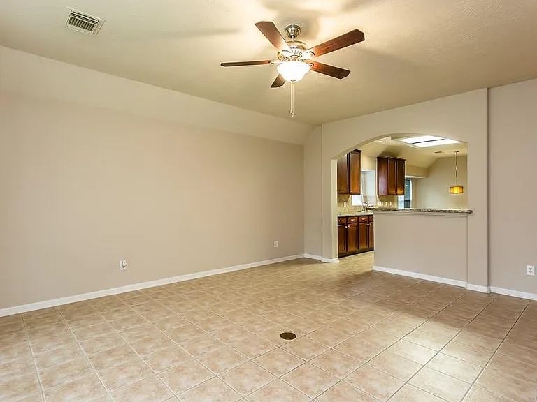 11 Fair Light Ct — Photo 10