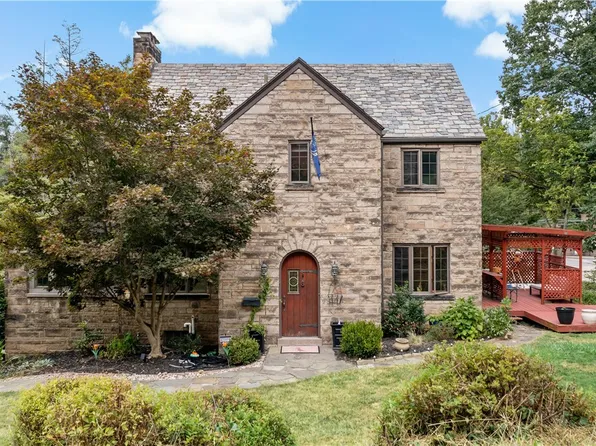 156 Woodland Dr, Pleasant Hills, PA 15236