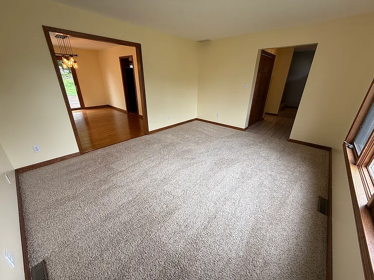 3864 Greenbriar Dr — Photo 6