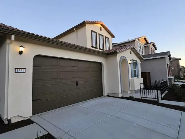 1571 Swain Dr, Woodland, CA 95776