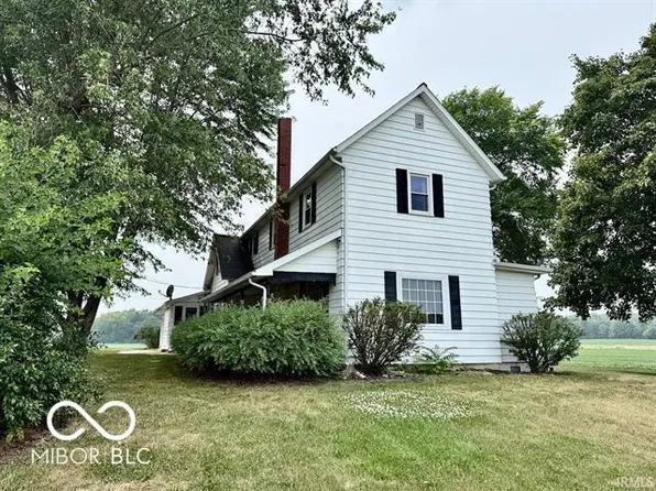 2086 S 300th Rd E, Hartford City, IN 47348
