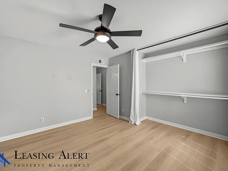 28031 Meadowcreek Rd — Photo 10