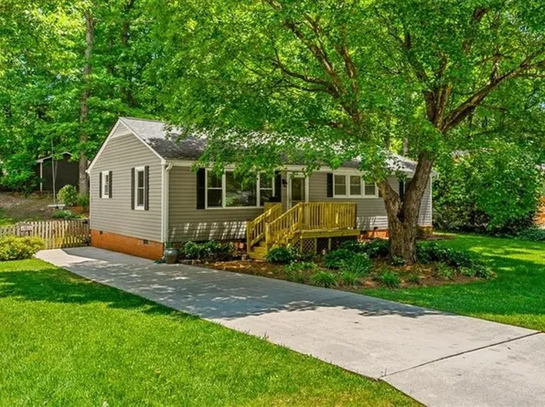 2620 Robin Hood Dr, Greensboro, NC 27408