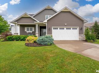 1524 Shamrock Dr, Davenport, IA 52807