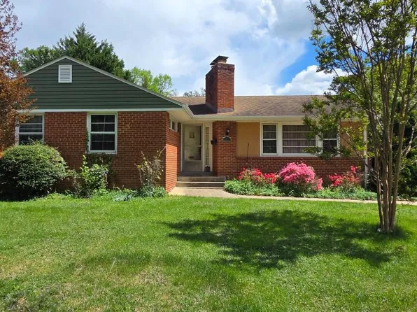 10027 Kensington Pkwy, Kensington, MD 20895