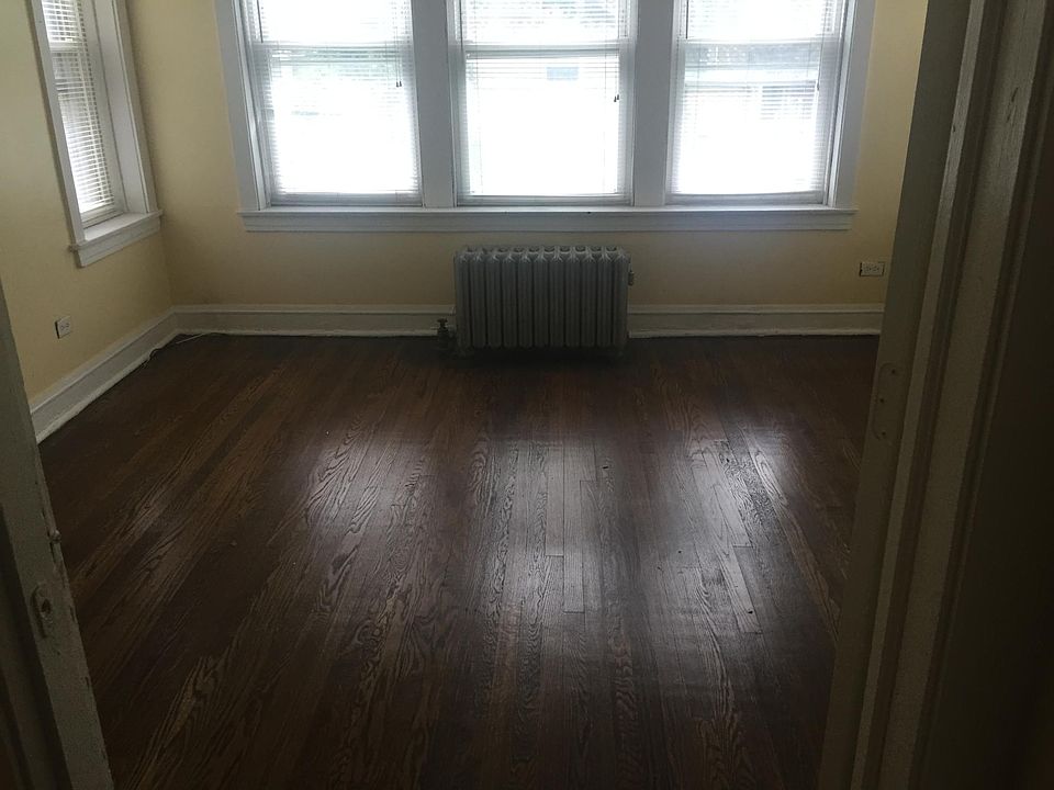 1st image of 5438 W Barry Ave #1