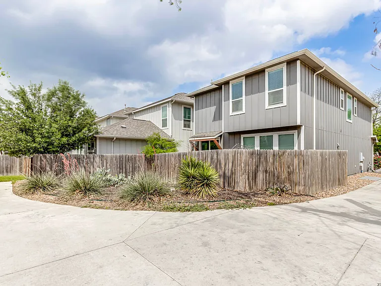 1426 E Sandalwood Ln — Photo 28