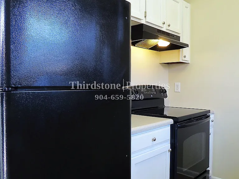 1324 Jefferson Ave #D — Photo 2