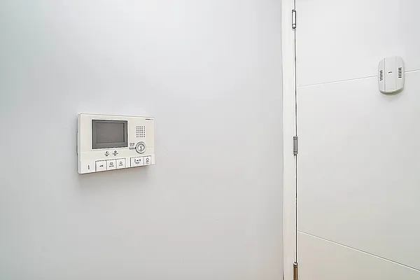 Rented by Compass | media 28