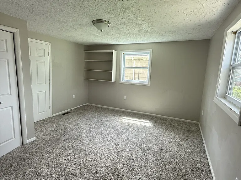 3100 Avenue J — Photo 8