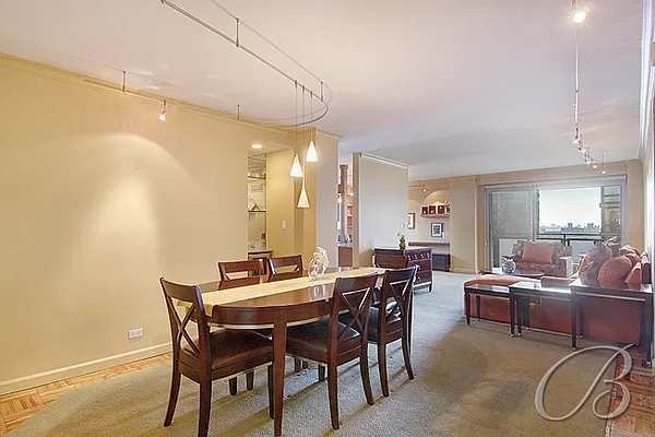 Sold by Bellmarc Realty | media 5