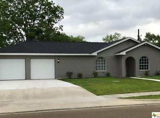 101 Tanglewood Dr, Victoria, TX 77901