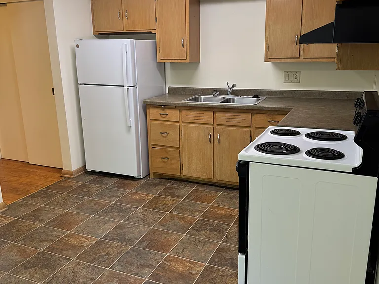 1205 E Mifflin St #3 — Photo 4