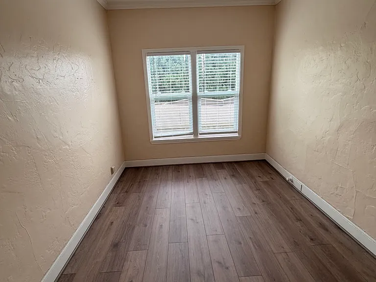 669 Hillsborough St #22 — Photo 4