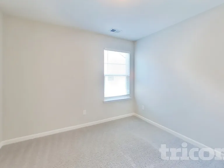 403 Riverwood Ct — Photo 10
