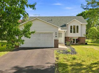 6665 13th Street Ct N, Oakdale, MN 55128