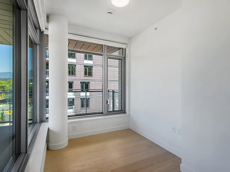 785 Harbour Ave #402 — Photo 7