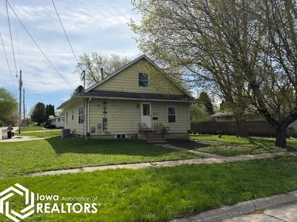 613 3rd Ave SW, Britt, IA 50423