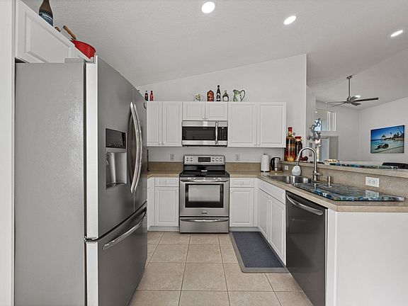 3rd image of 2553 SW Regency Road