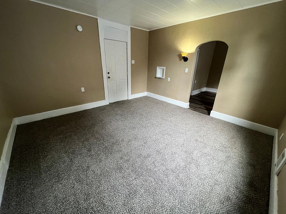 2nd image of 2230 E Lynn St APT 1