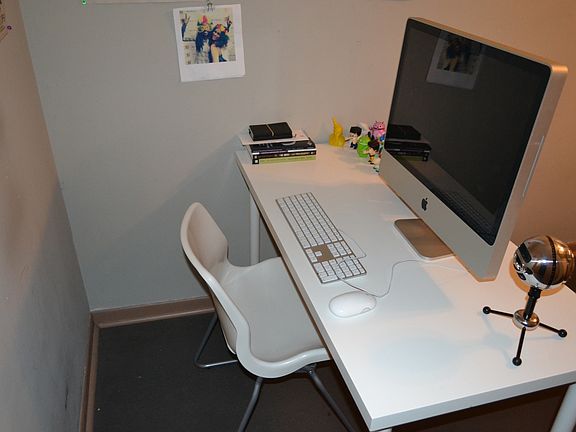 2nd image of 2946 W Lyndale St #1