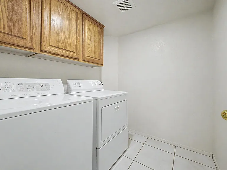 7464 W Potter Dr — Photo 24