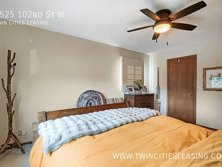 7525 W 102nd St — Photo 15