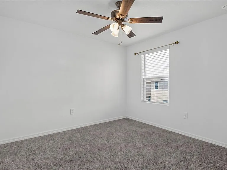5122 SW 49th Ln — Photo 31