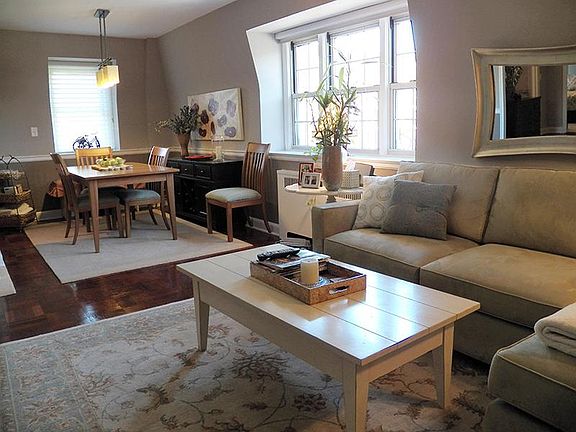 Luxurious, Upgraded 1 Bedroom Apartment