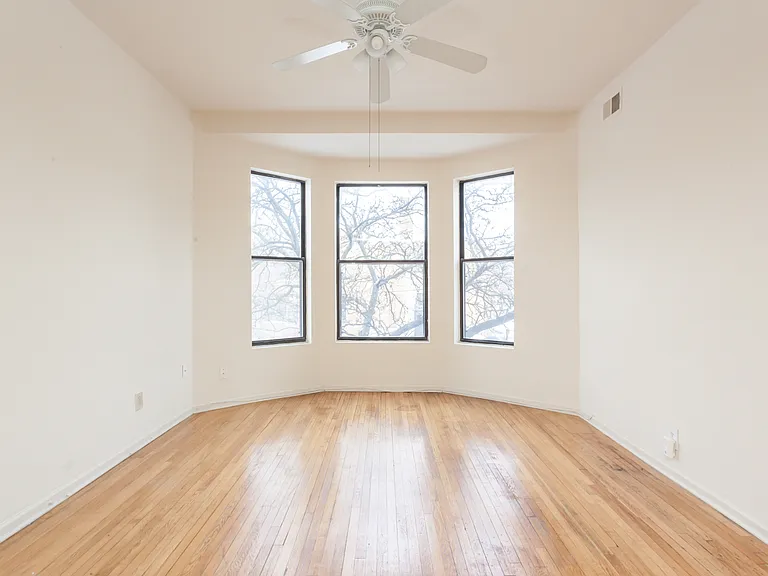 703 W Willow St #1A — Photo 5