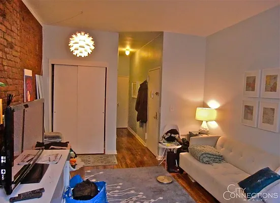 Rented by City Connections Realty | media 10