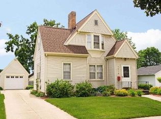 1216 Grace St, Janesville, WI 53545