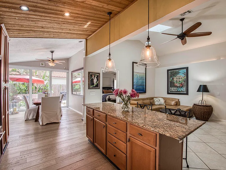 149 Cypress Cv — Photo 13