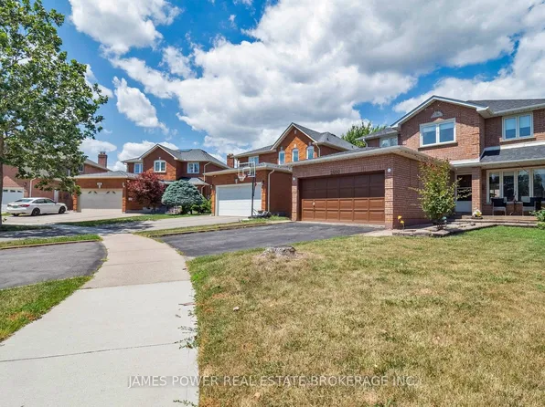 2690 Innisfil Rd, Mississauga, ON L5M 4J2