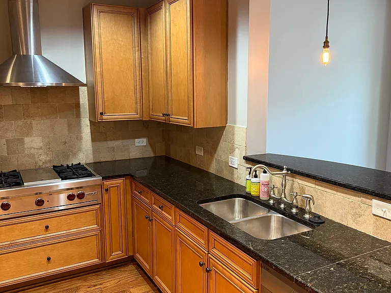 2600 Highland Ave S #204 — Photo 7