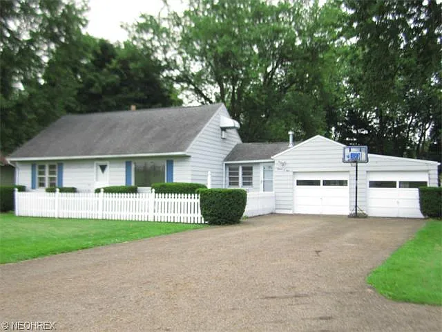 1309 E Smithville Western Rd photo 1