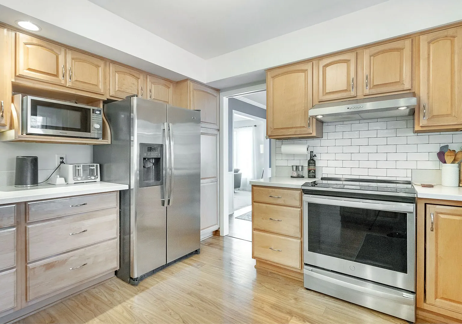Fully Furnished 5 Bedroom 2.5 Bathroom in Madison, WI — Photo 1