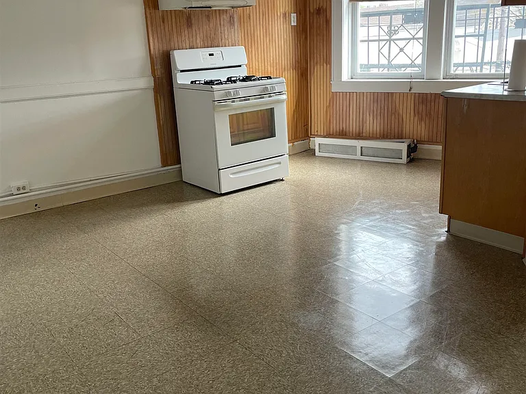 430 Lexington Ave #9 — Photo 9