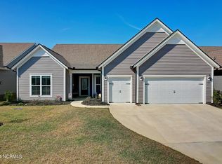 100 Eagle Claw Dr, Calabash, NC 28467