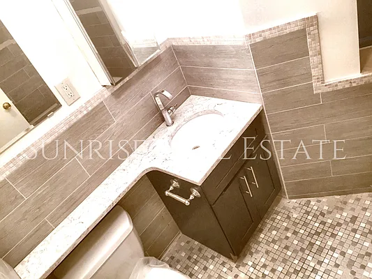 Rented by Sunrise Real Estate | media 66